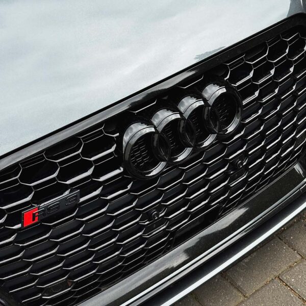 Audi RS3 8V mit Universal Kennzeichenhalter Klik von LVL7EVEN