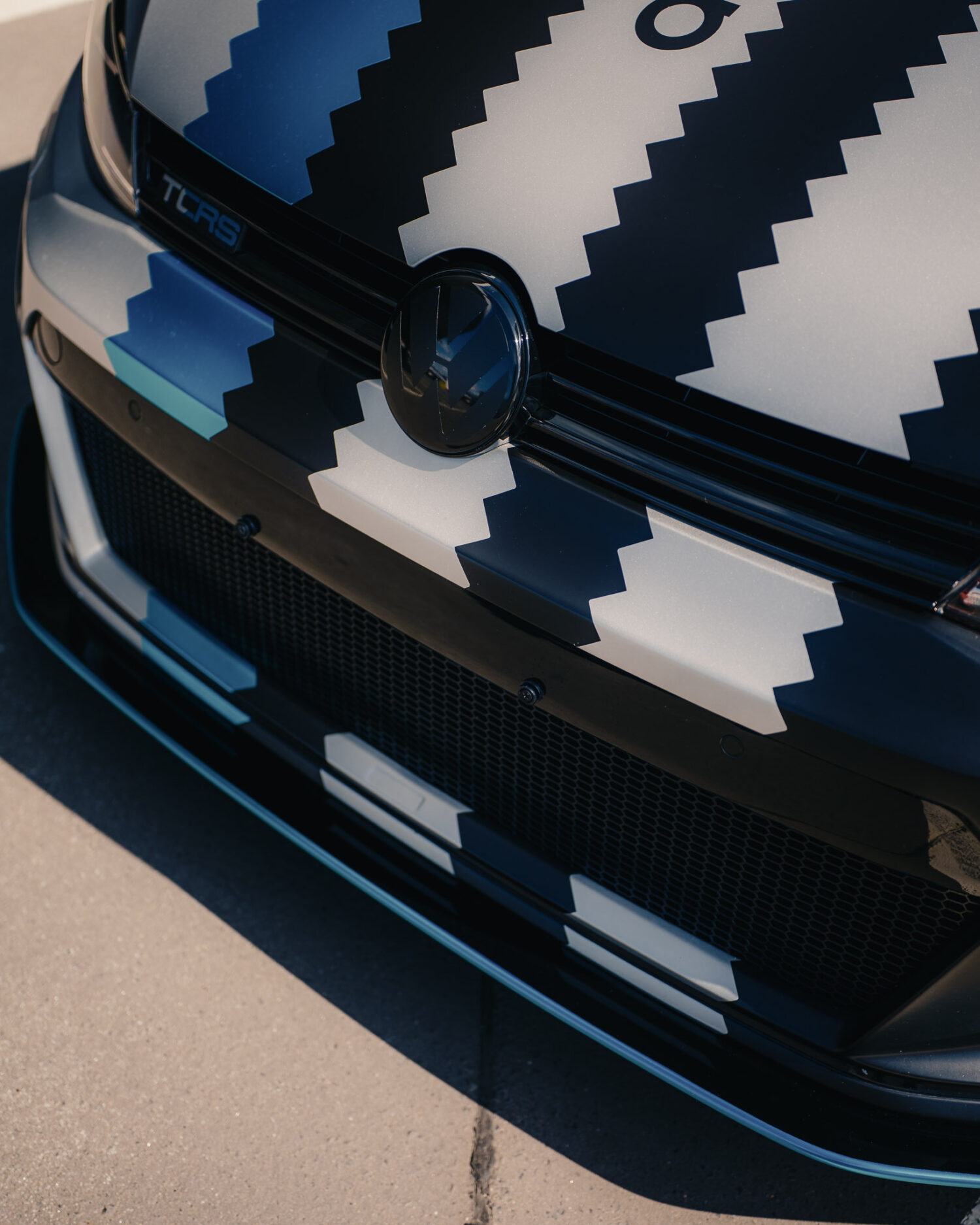 Golf 7 R mit Universal Kennzeichenhalter Klik von LVL7EVEN