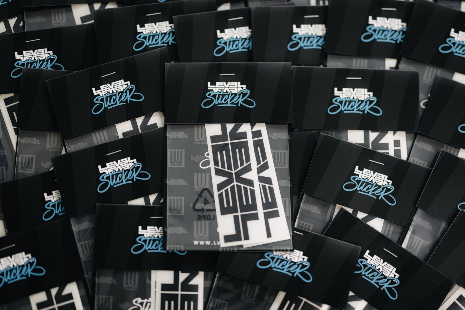 LVL7EVEN Sticker Set schwarz
