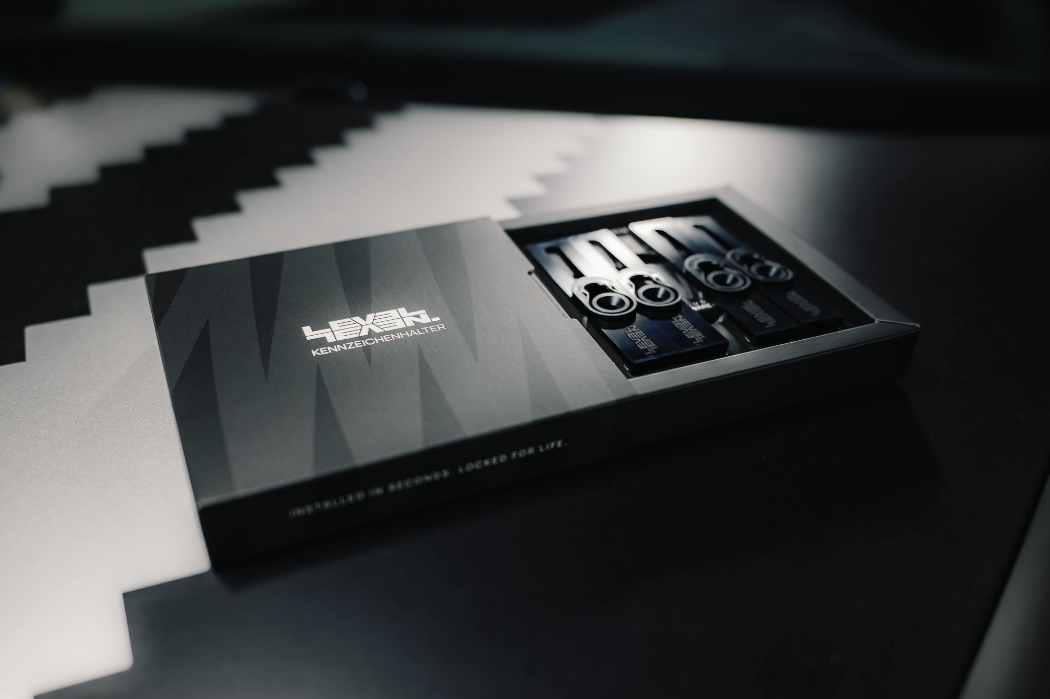 Kennzeichenhalter rahmenlos LVL7EVEN KLIK