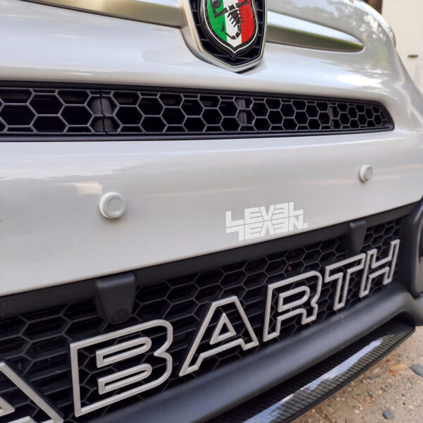 Abarth mit KLIK SKINS in hellgaru